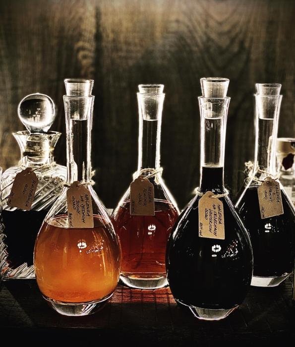 foto. Bottiglieria 1881